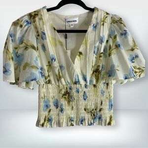 NWT Vigoss Floral Smocked Waist Flutter Sleeve Ivory Floral Blouse, size M